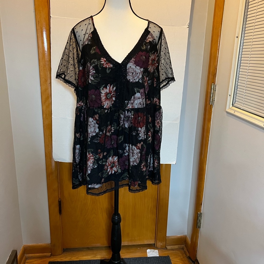 Torrid Floral Black Sheer Women's Top - size 3 Torrid sizes